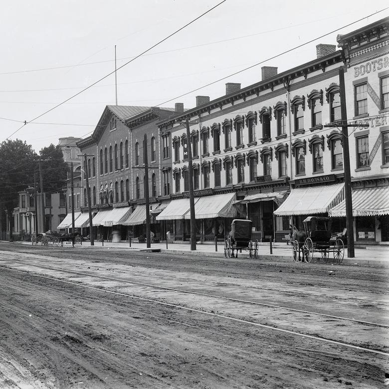 George Edward Anderson’s 1907 photograph of the commercial row containing the Grandin Building